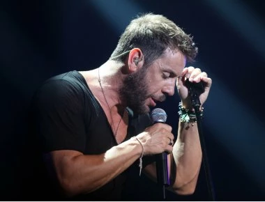 Σοκ για τον Γιώργο Μαζωνάκη! - Διέκοψε τη συναυλία του! - Τι συνέβη; (φώτο-βίντεο)